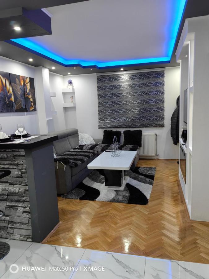 Apartmani Amona Stan Na Dan Doboj Exterior photo